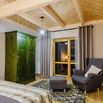 Apartamenty Willa Olsza Wood House & Mountain View & Sauna